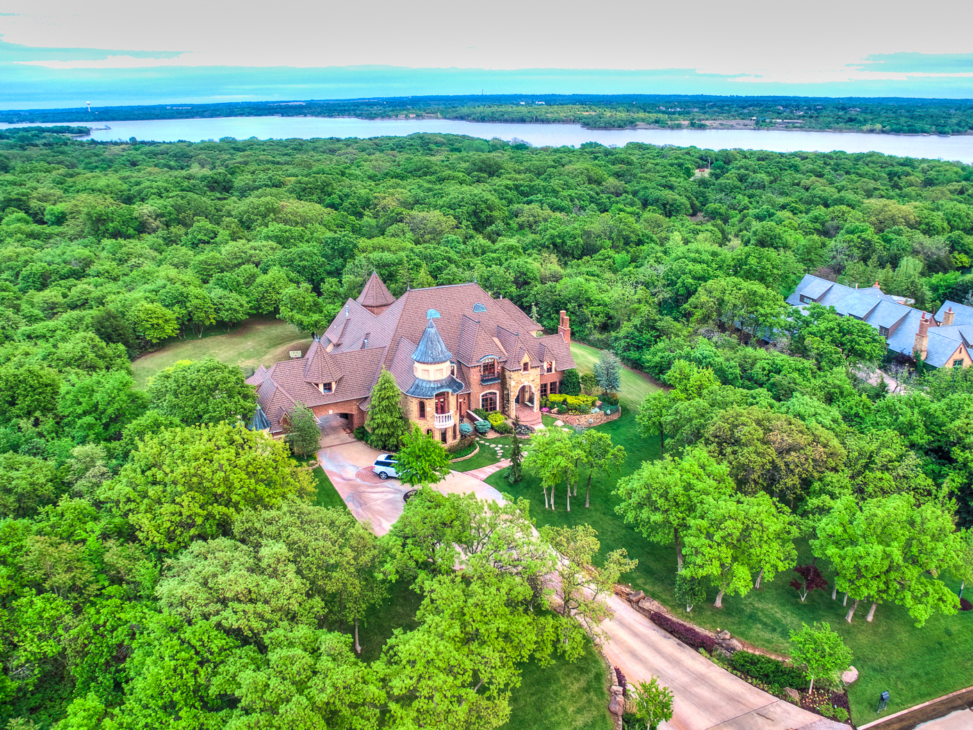 Edgewater Luxury Home in Edmond, Oklahoma With Caviness Pool