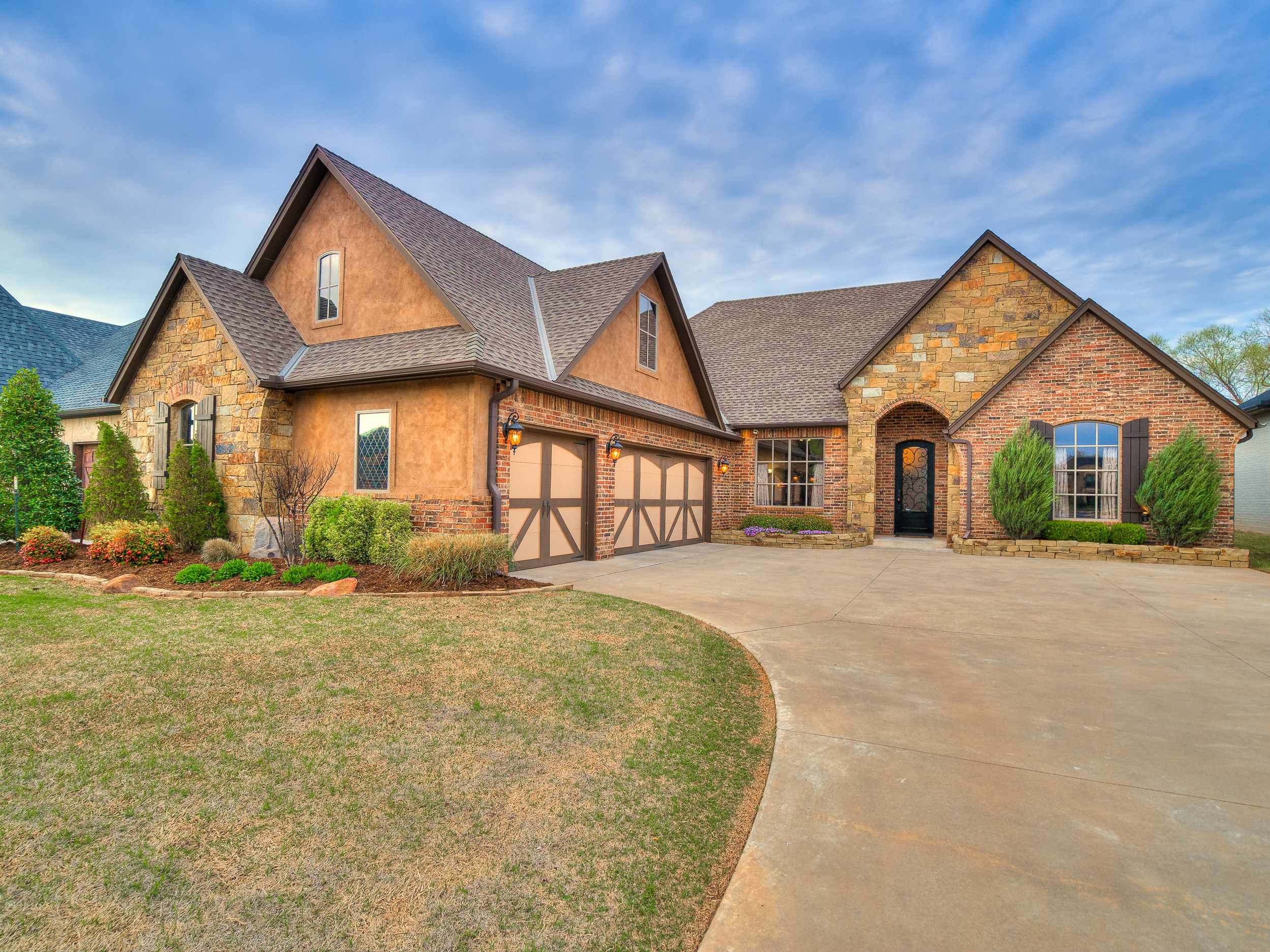 Esperanza Edmond Luxury Home in Gated Community