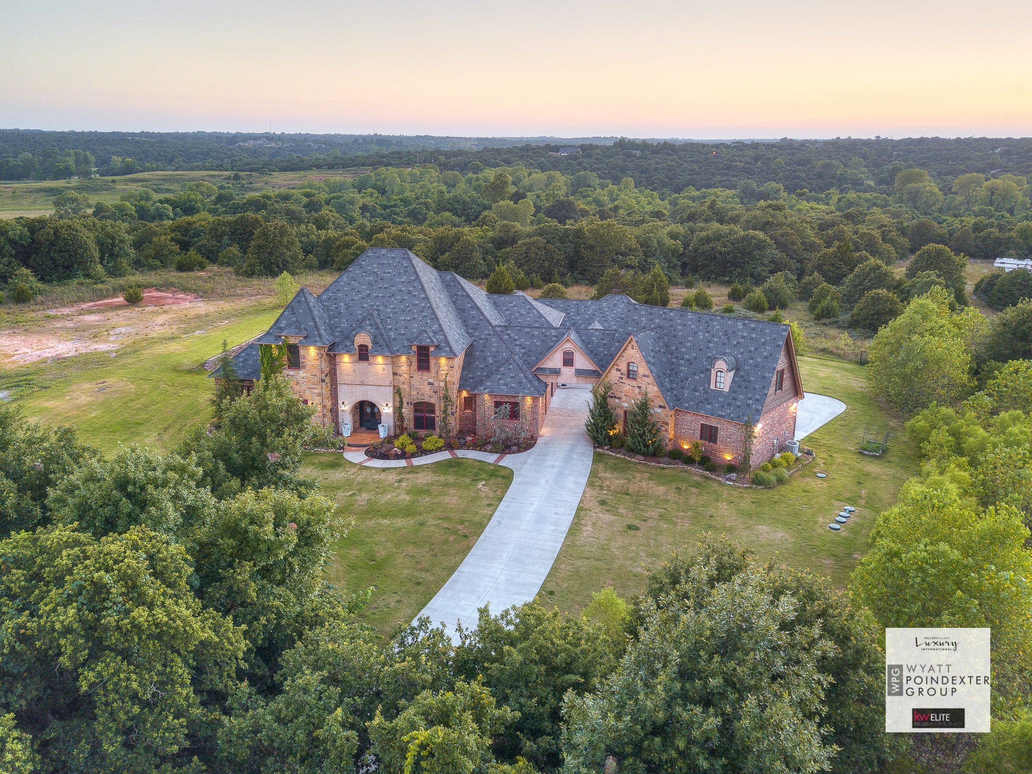 Gated Luxury Home in Choctaw on 824 Acres With Guest Apartment